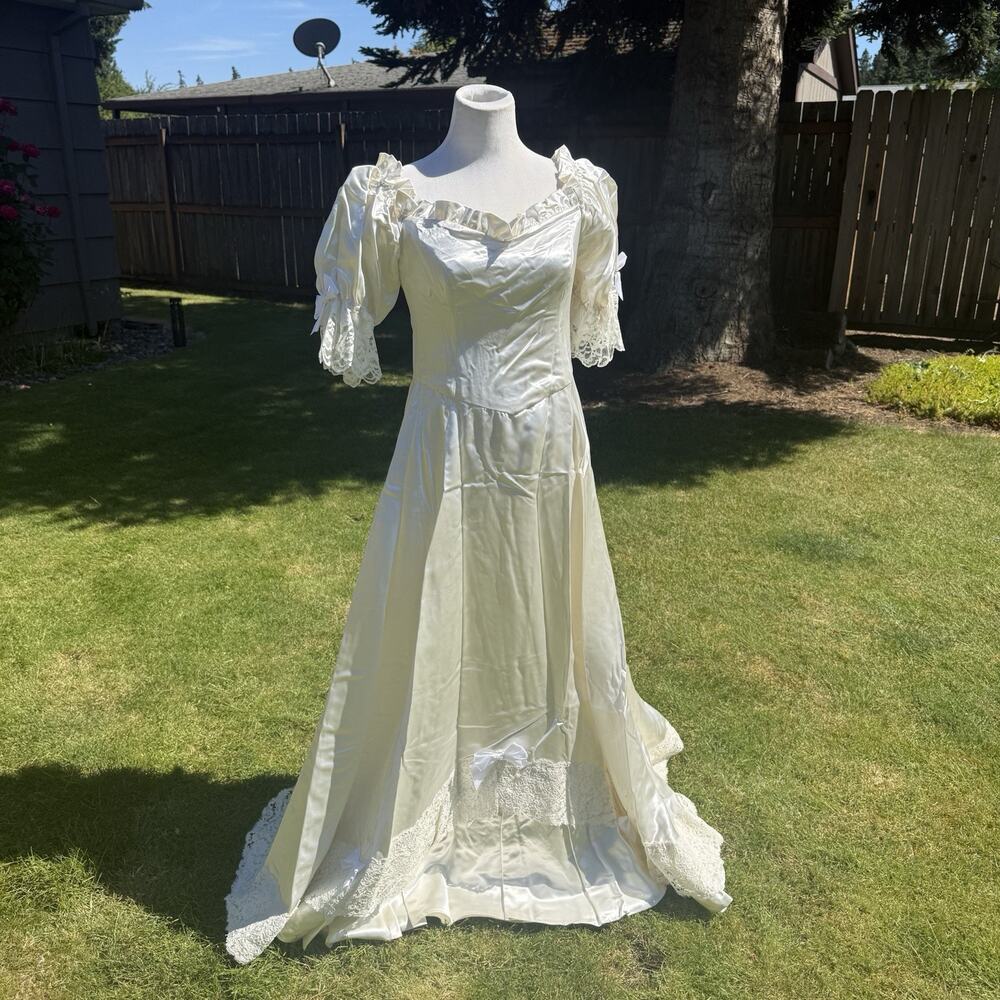 Vintage 1950s Satin Wedding Dress With Lace Detail White Bows Mcm